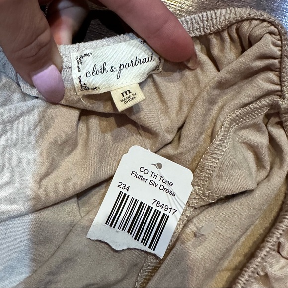 Cloth and Portrait Flutter Sleeve Cream Orange Maxi Dress Size Medium NWT - Picture 4 of 4